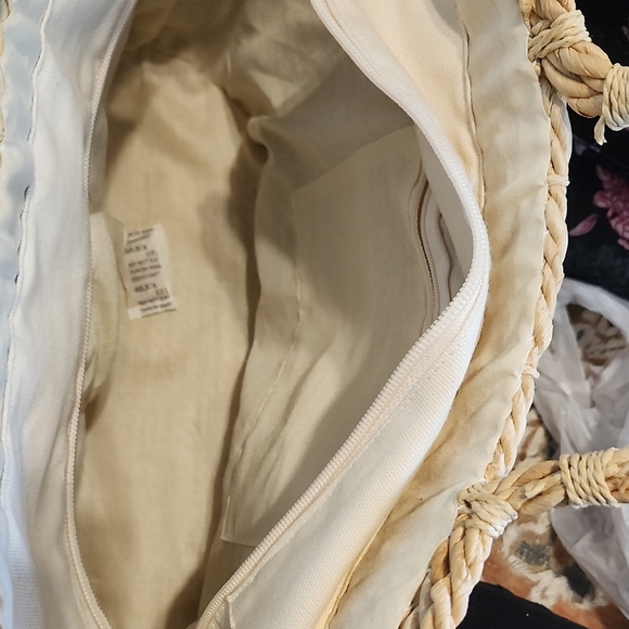 Handcrafted Beige Straw Tote Bag with Decorative Accents - Picture 2 of 4